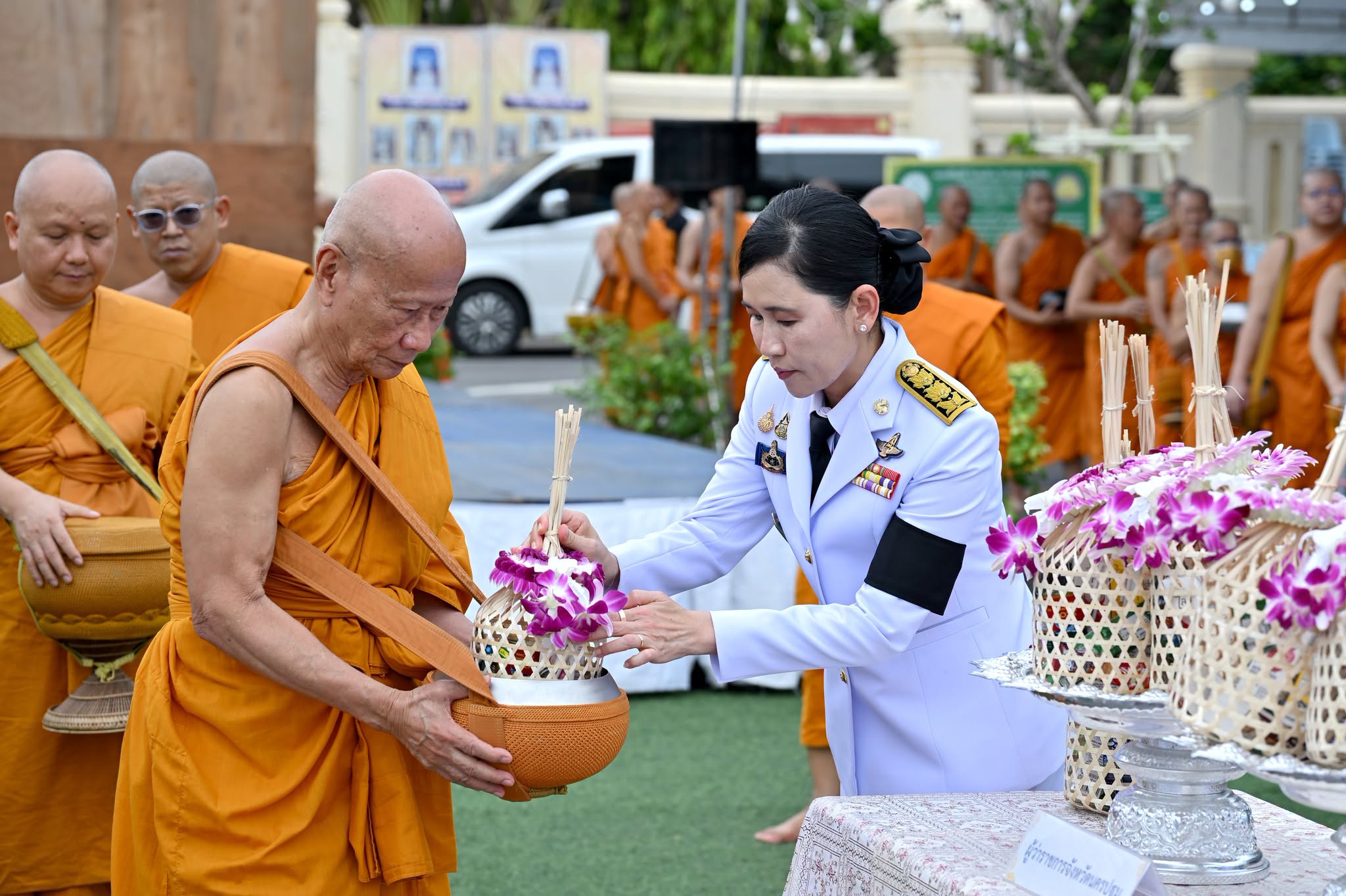 title - ส.ป.ก.นครปฐม เข้าร่วมพิธีบำเพ็ญกุศลปัญญาสมวาร (50 วัน) และทำบุญตักบาตร ถวายเป็นพระกุศลแด่ สมเด็จพระเจ้าลูกเธอ เจ้าฟ้าพัชรกิติยาภา นเรนทิราเทพยวดี กรมหลวงราชสาริณีสิริพัชร มหาวัชรราชธิดา